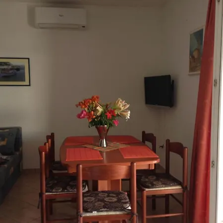 公寓 By The Sea Cove Kalebova Luka, - 11616 罗戈兹尼察